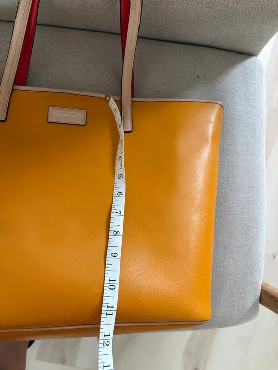 coach park metro shoulder tote bag f24341 pumpkin yellow sarifiano leather - Picture 13 of 14